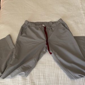 Figs scrub bottom technical Collection. Gray and maroon